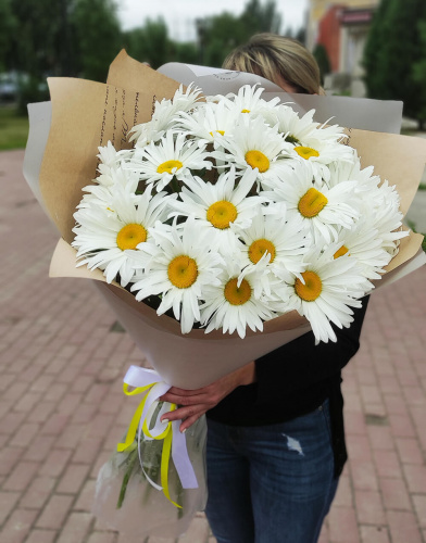 букет 25 ромашек